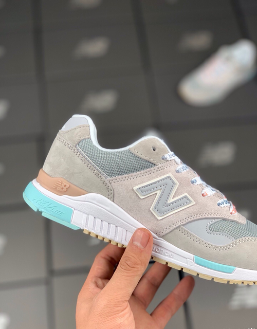 New Balance 840