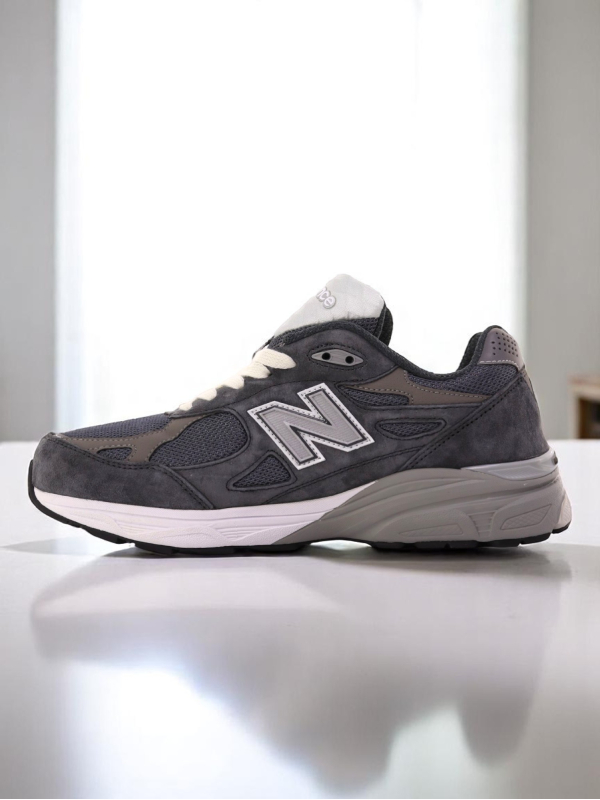 New Balance 990