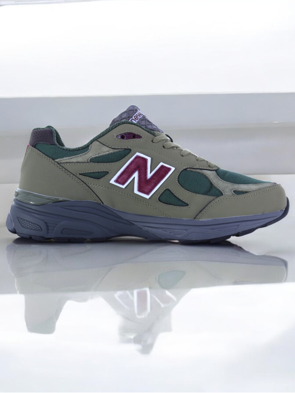 New Balance 990