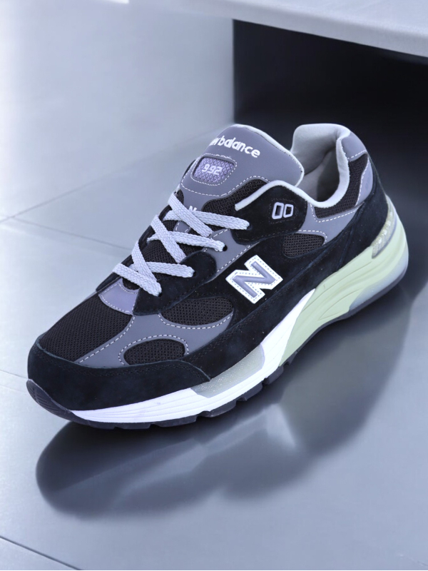New Balance 992