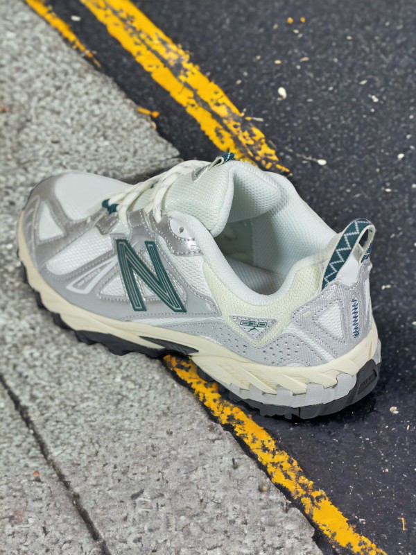 New Balance 610