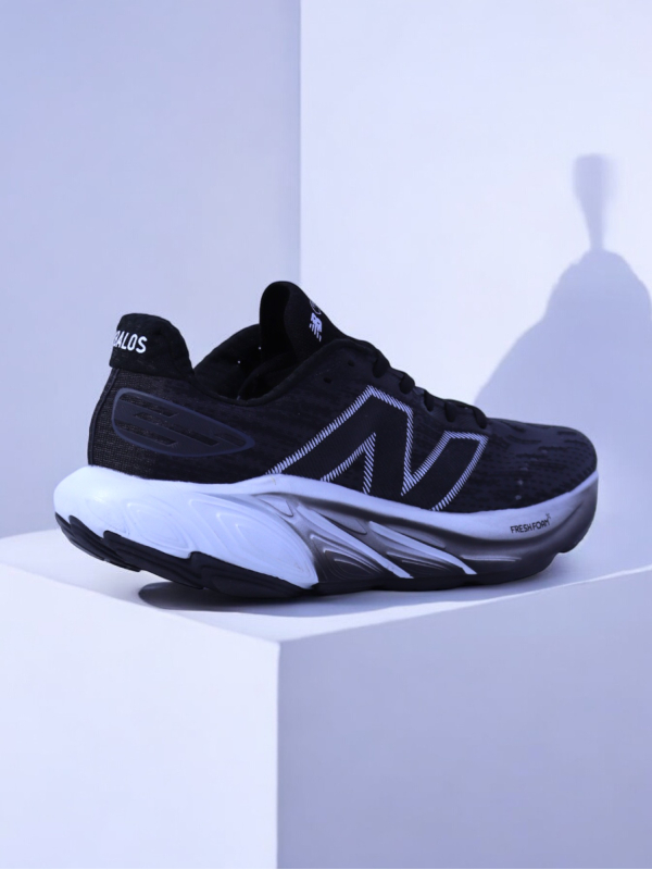 New Balance 860