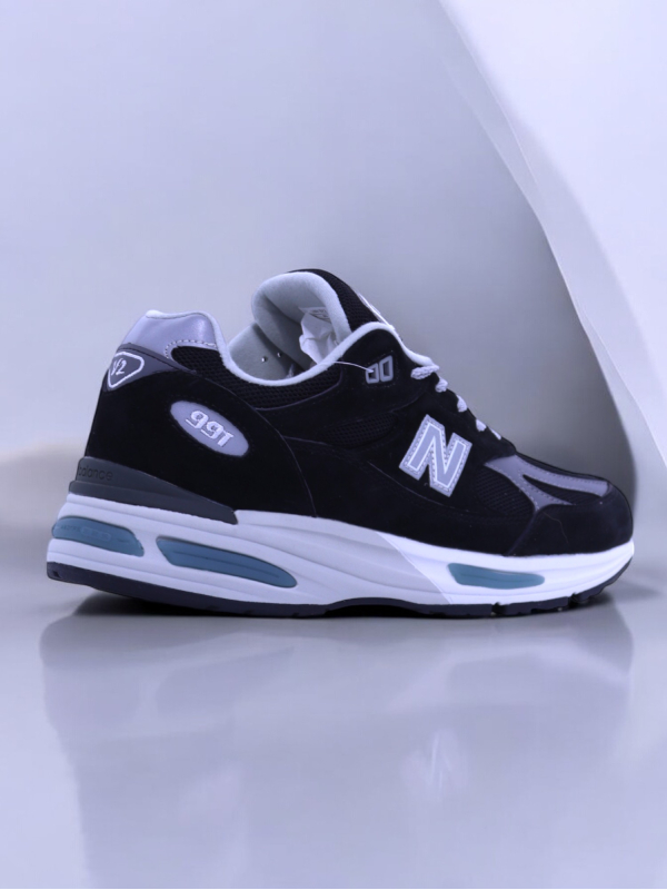New Balance 991