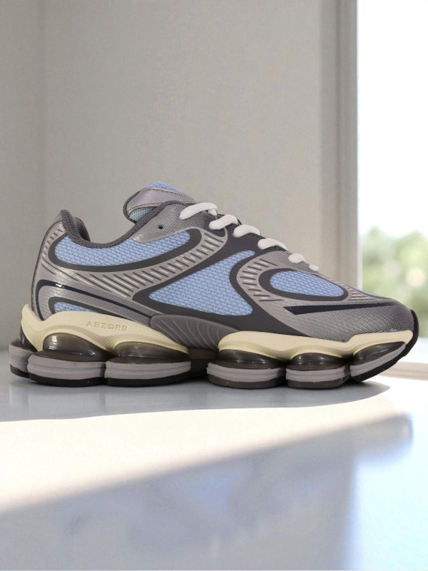 New Balance 2000