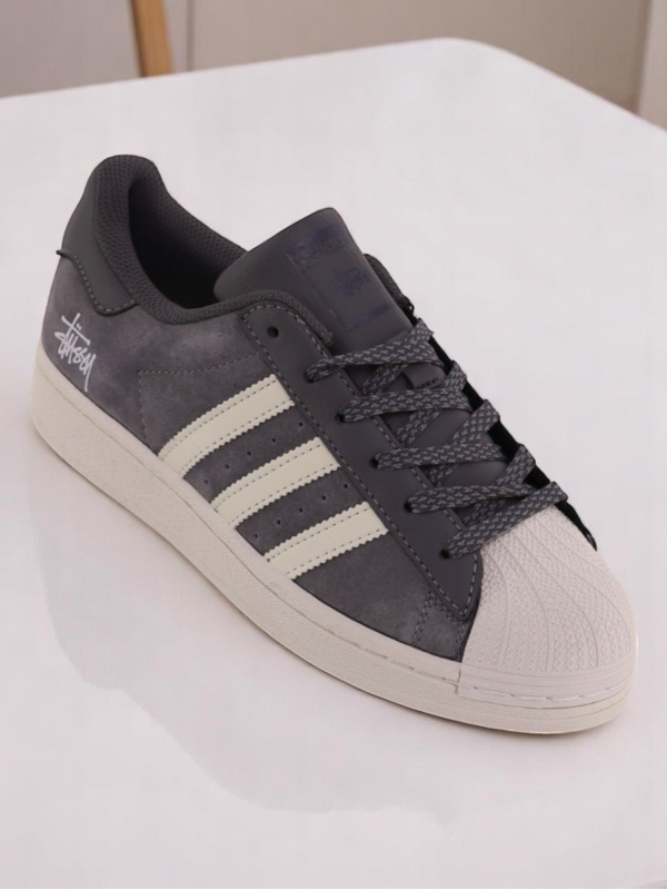 Adidas Superstar