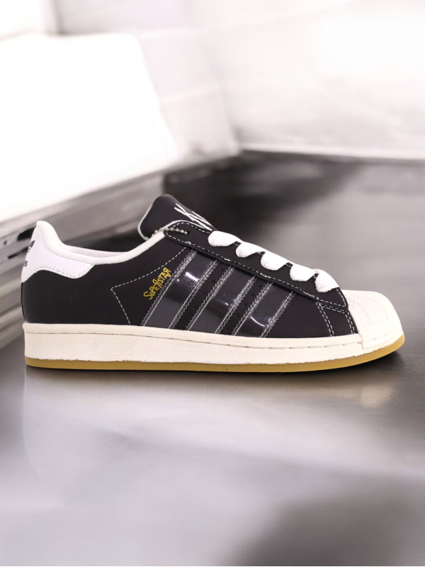 Adidas Superstar