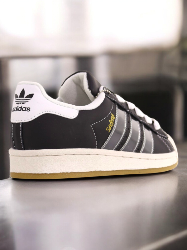 Adidas Superstar