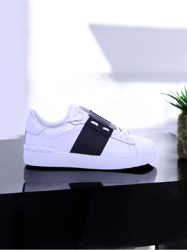 Valentino Garavani Upvillage Sneakers