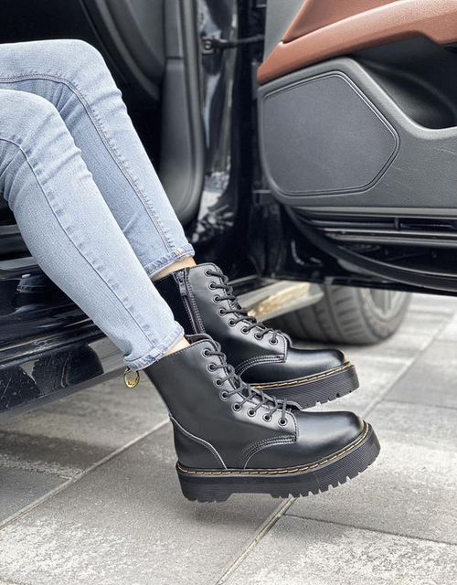 Dr. Martens Jadon 8 Eye Boot