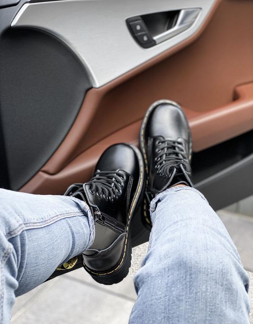 Dr. Martens Jadon 8 Eye Boot