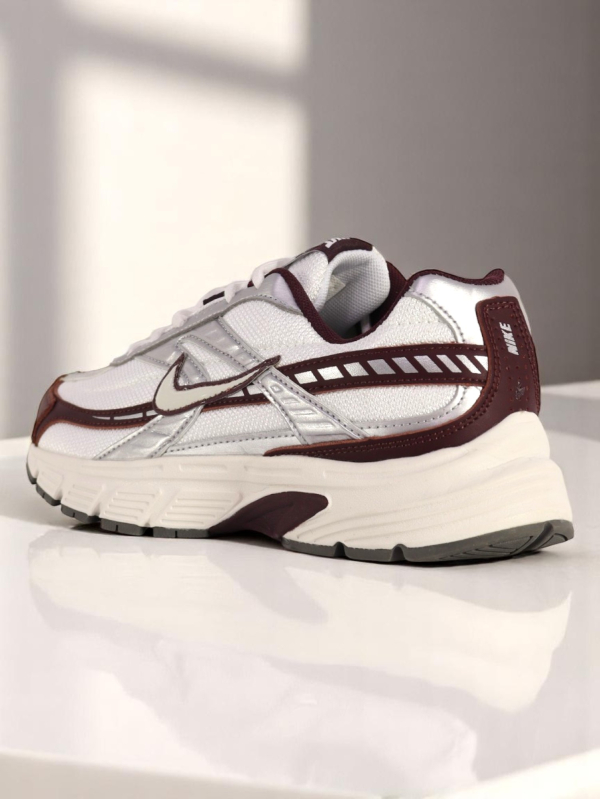 Nike Initiator