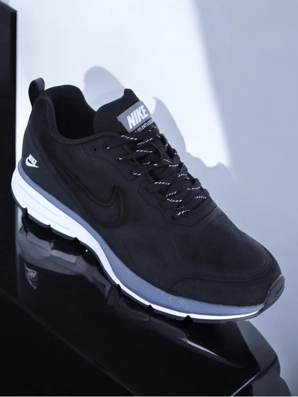 Nike Air Relentless 26