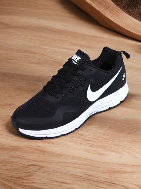 Nike Air Relentless 26