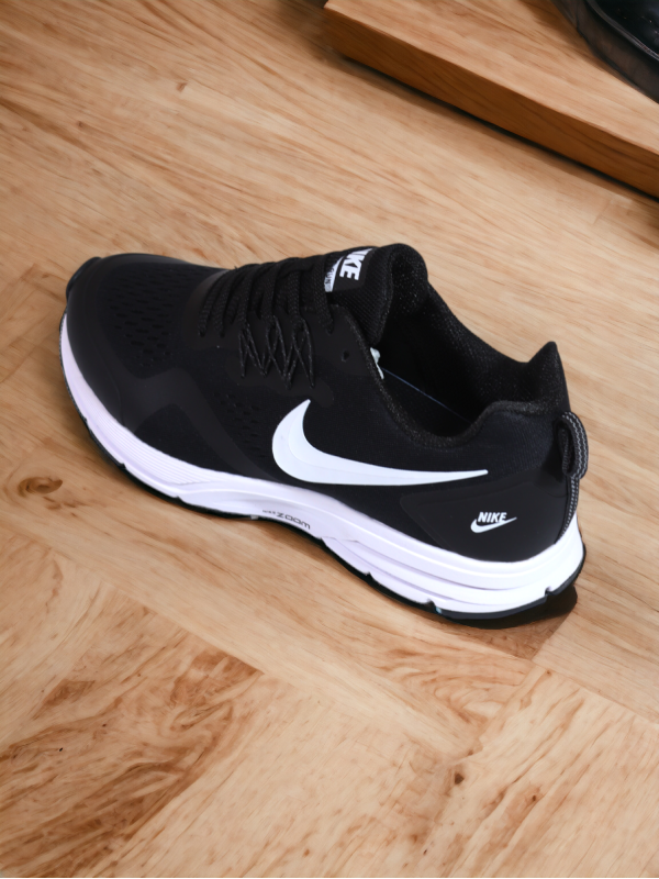 Nike Air Relentless 26
