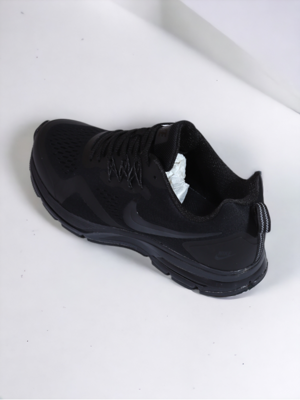 Nike Air Relentless 26