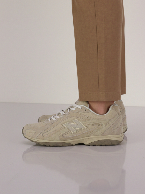 New Balance 204L