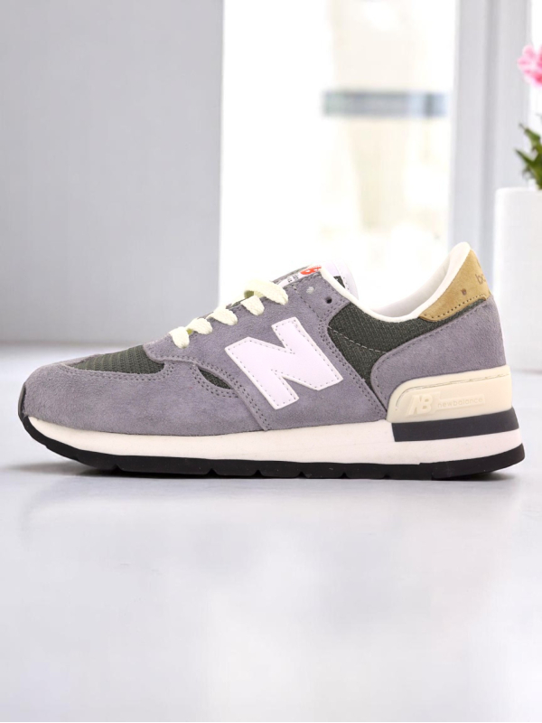 New Balance 990