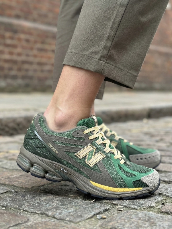 New Balance 1906