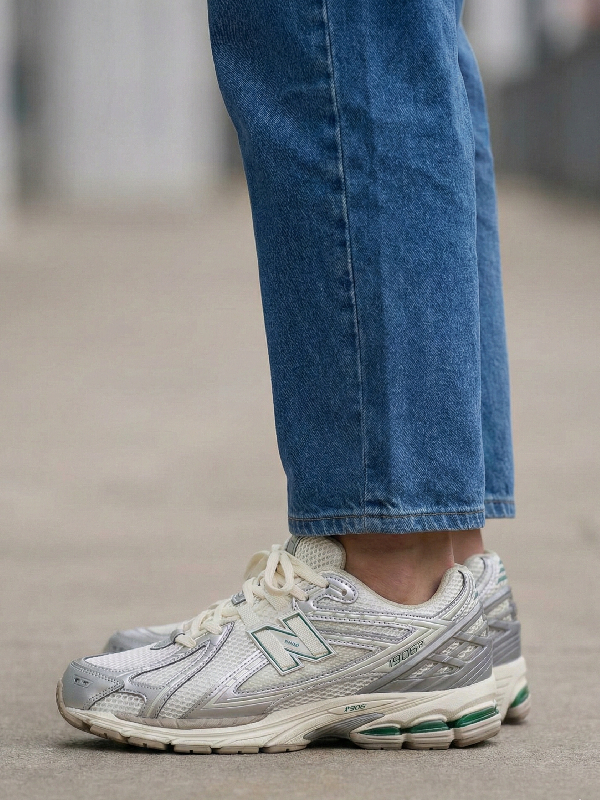 New Balance 1906